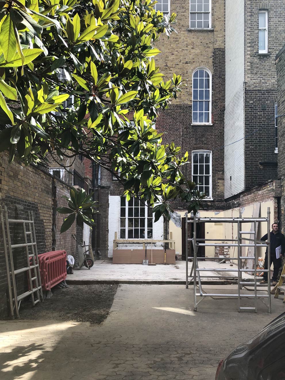 Bloomsbury House and Mews West Architecture